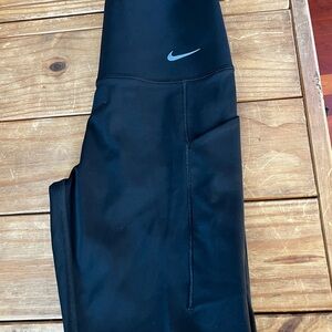 Nike Black Leggings with Full-Length Design and Stretchy Material